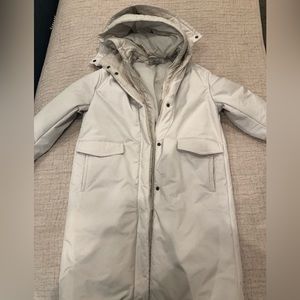 EUC Vince puffer coat - Size XS (could also fit a small)